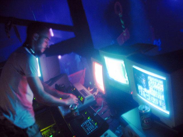 VJ performances 2002 to 2009 - Gallery image 1